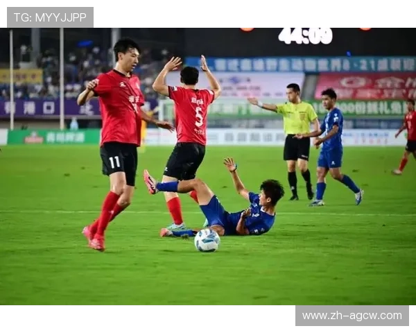 足球网络骂战在大赛期间是否干扰球员心态并引发舆论反噬